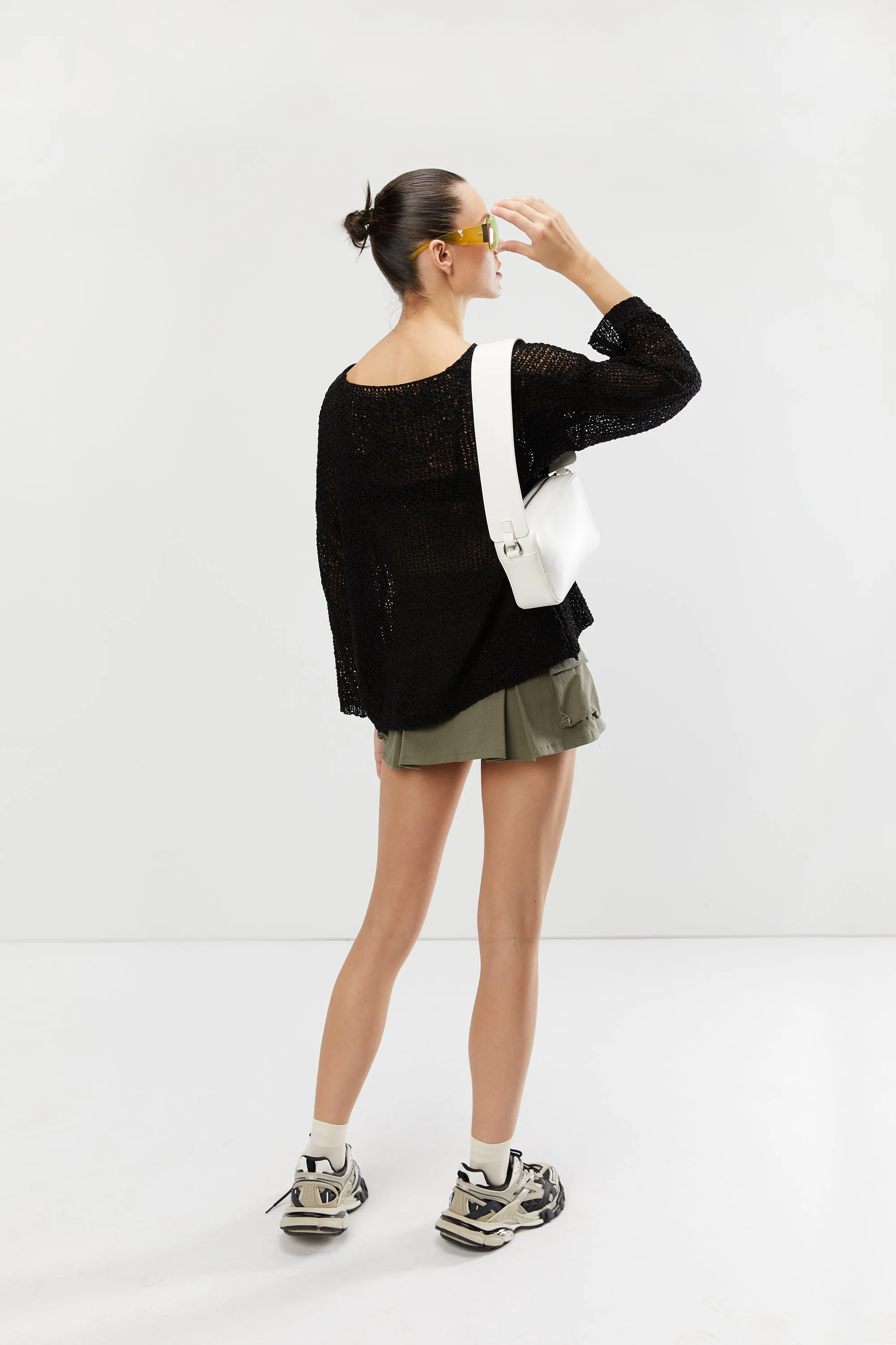 LOOSE KNIT SWEATER