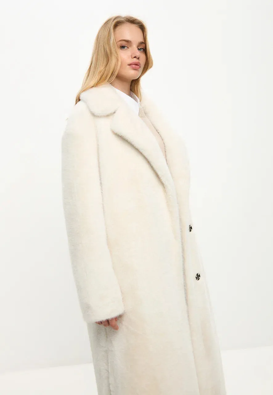 Luxurious Faux Fur Coat Freya - White